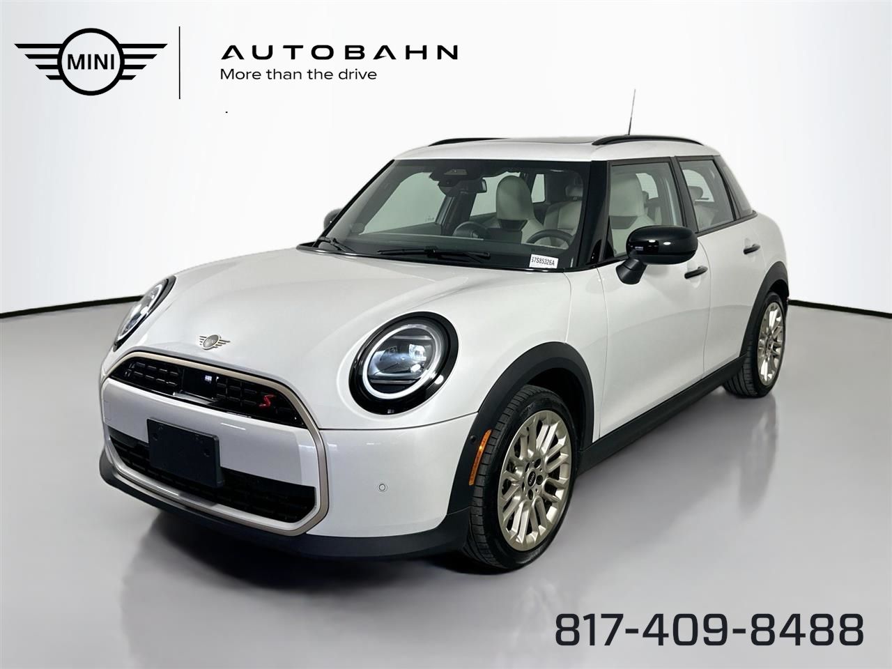 White 2025 MINI Cooper S Signature Trim 4-door Hatchback Hatchback Front-Wheel Drive 7-Speed Automatic
