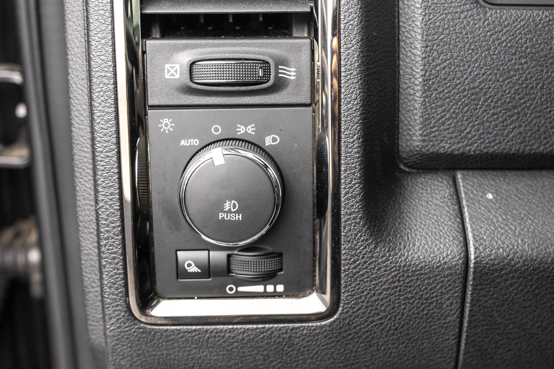 2017 RAM 1500 - Image 19