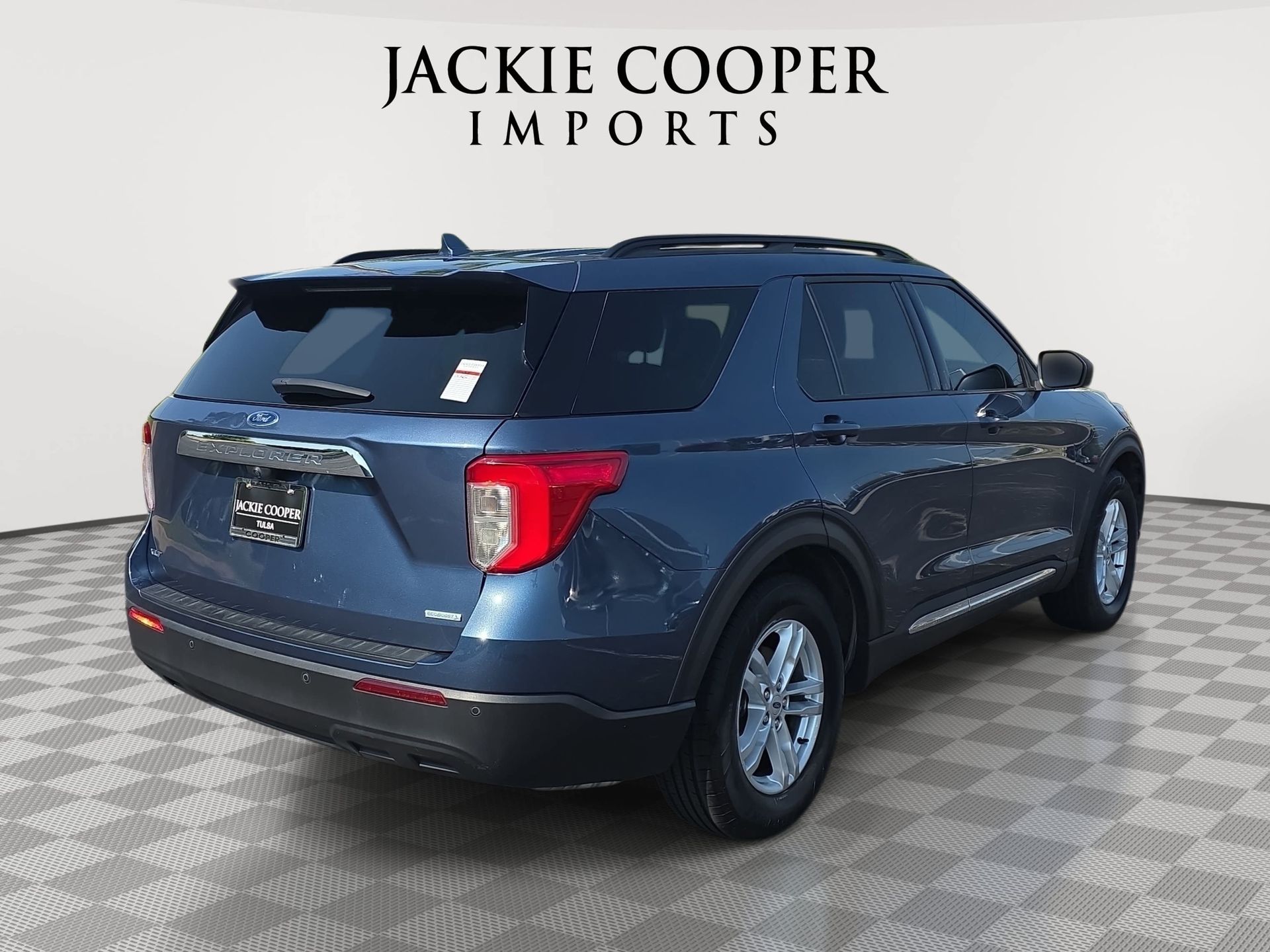 View vehicle photo 5