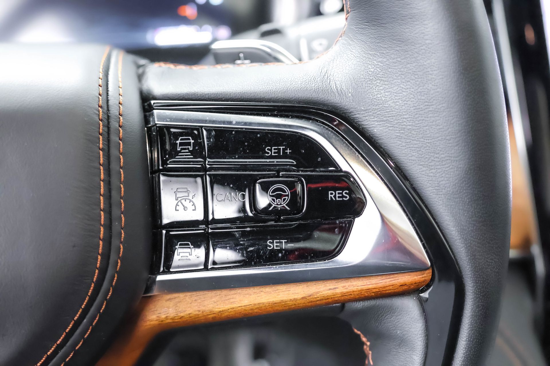 2022 JEEP GRAND CHEROKEE - Image 18