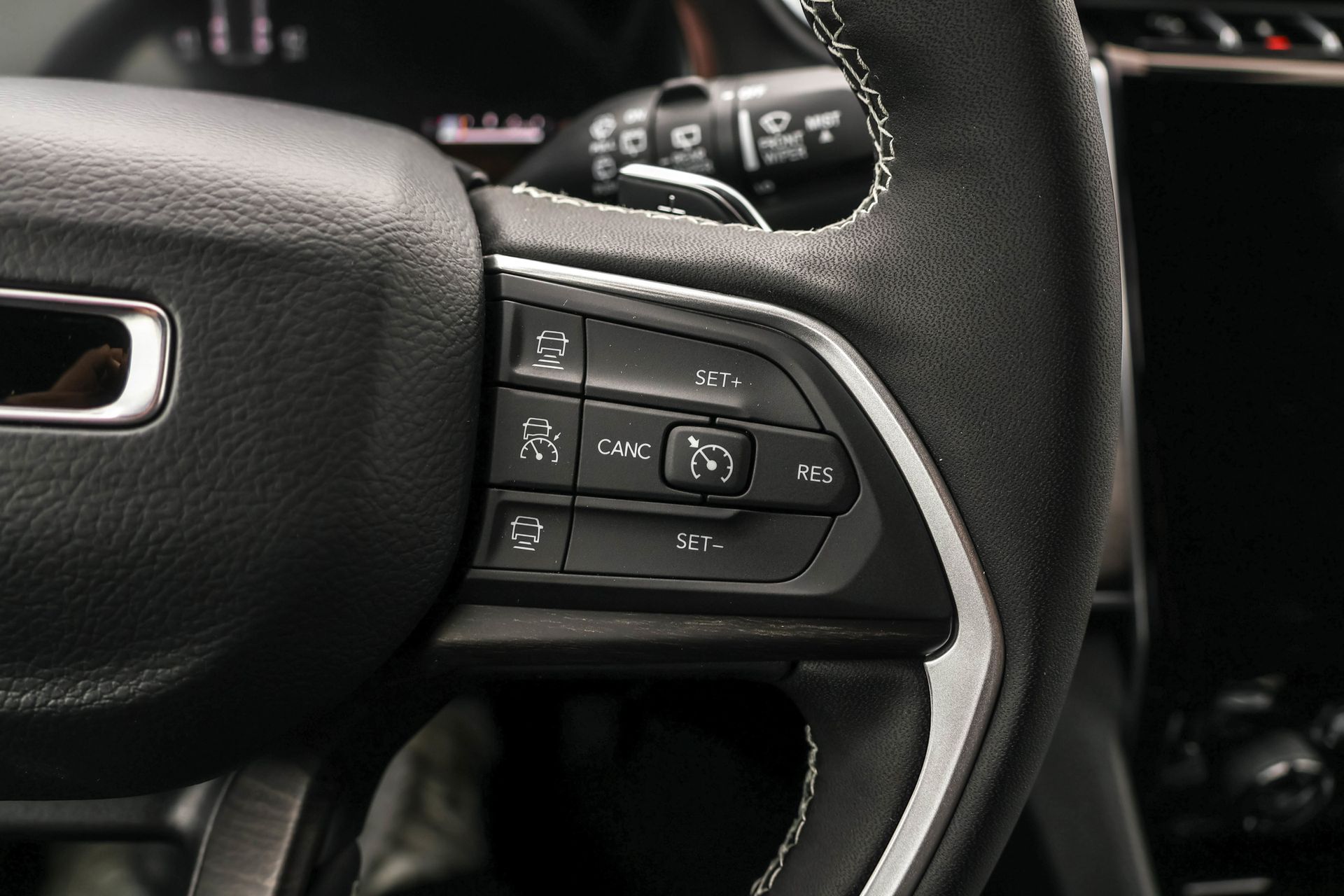 2025 JEEP GRAND CHEROKEE - Image 26