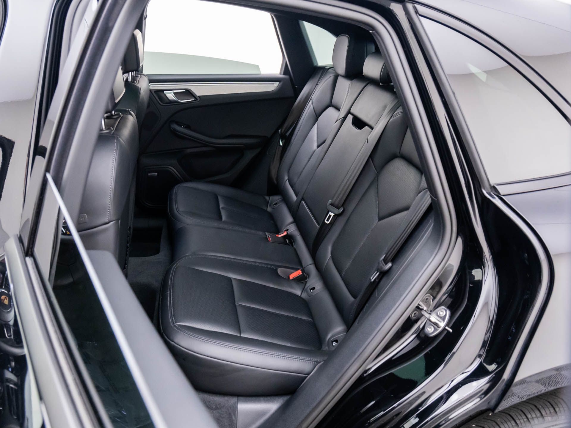 2024 Porsche Macan  photo