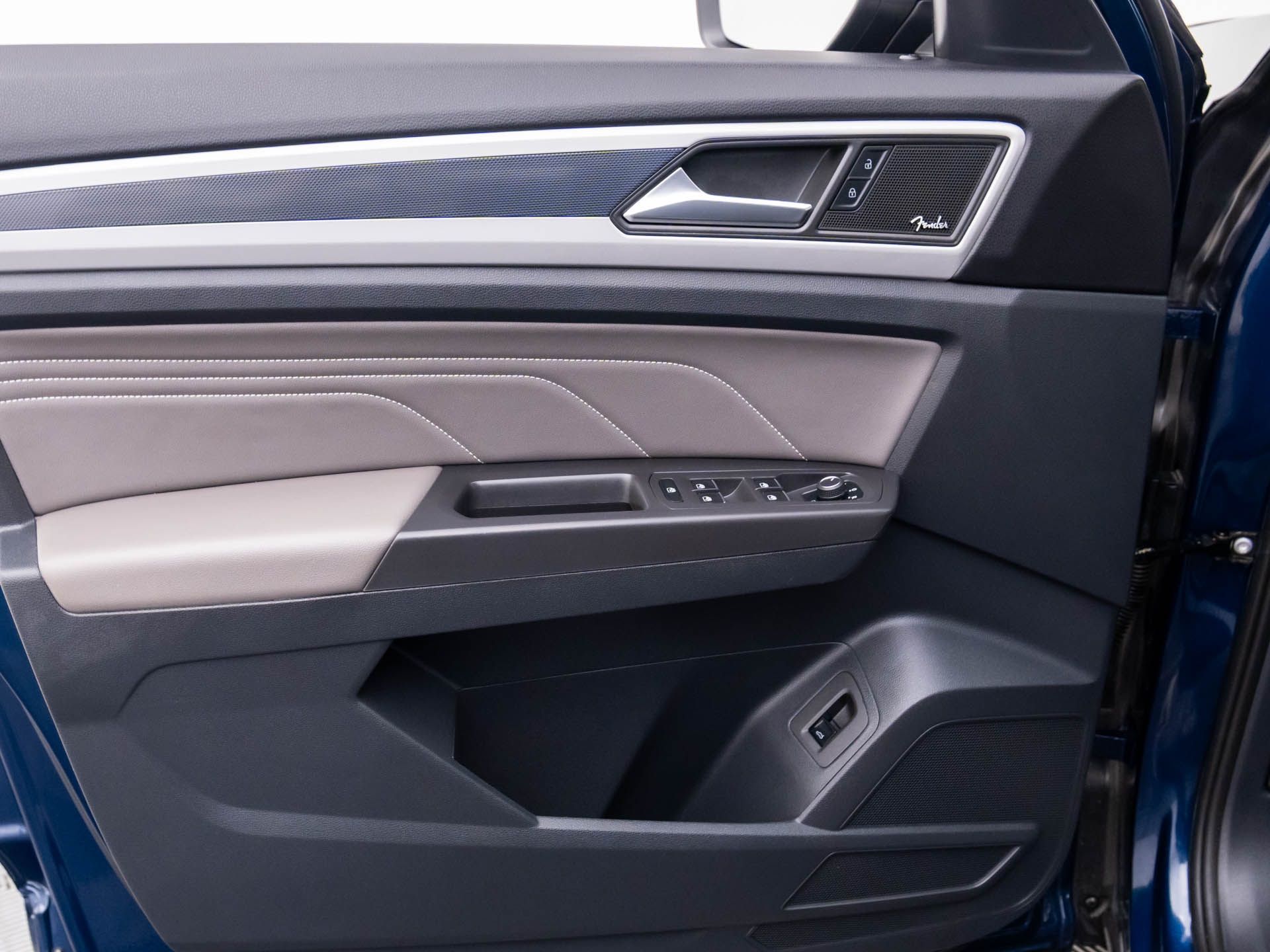 2023 Volkswagen Atlas Cross Sport 3.6L V6 SEL Premium R-Line photo