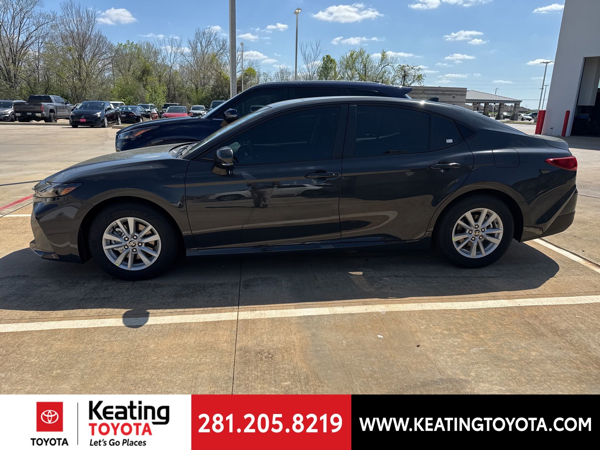 View vehicle photo 4