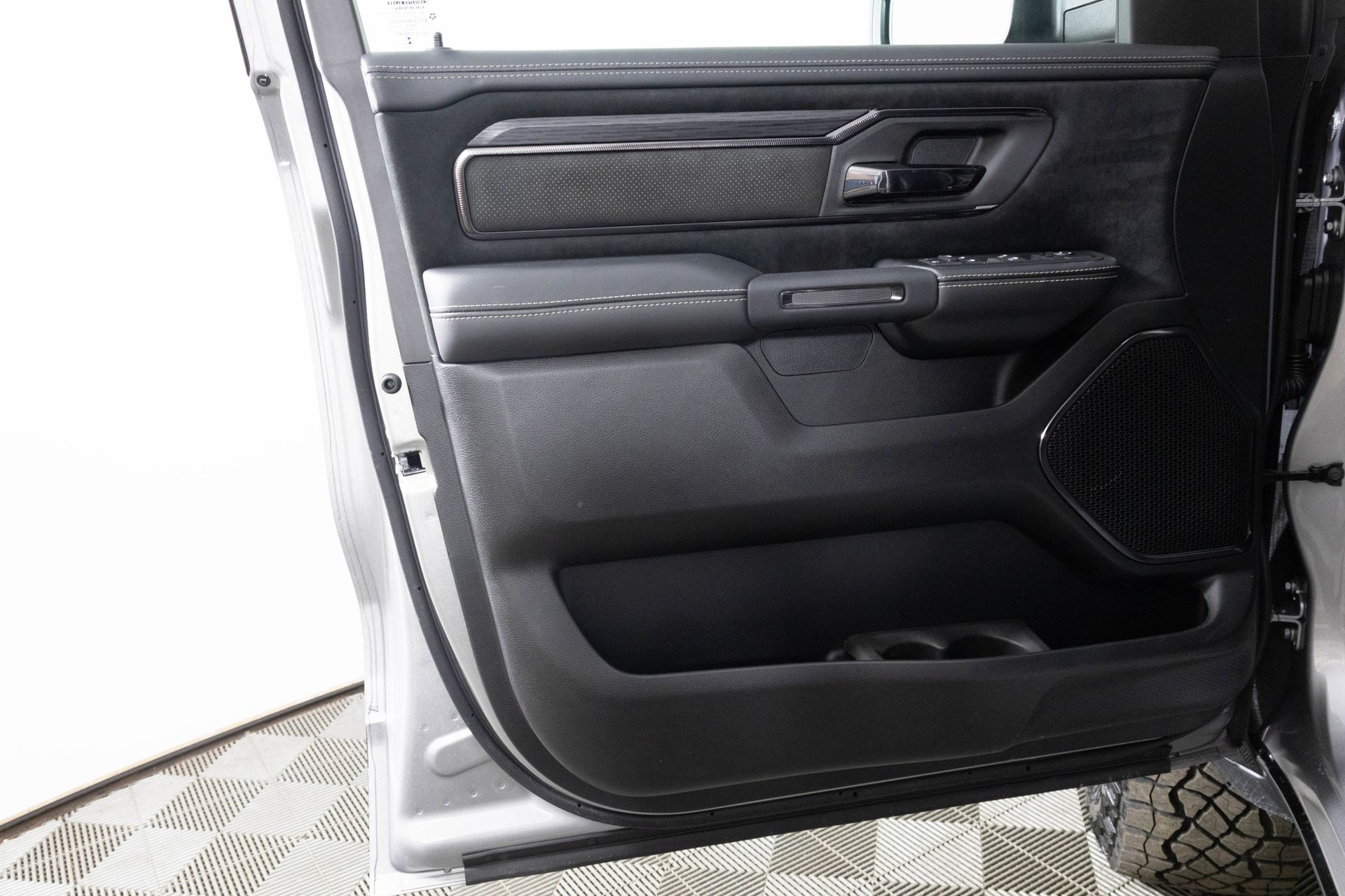 2026 RAM 1500 - Image 14