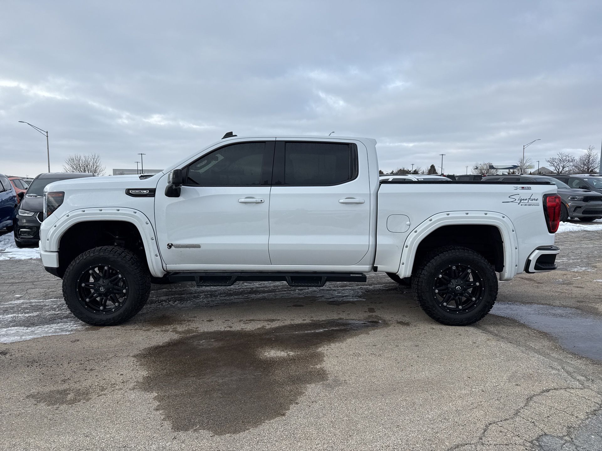 2023 GMC SIERRA - Image 9
