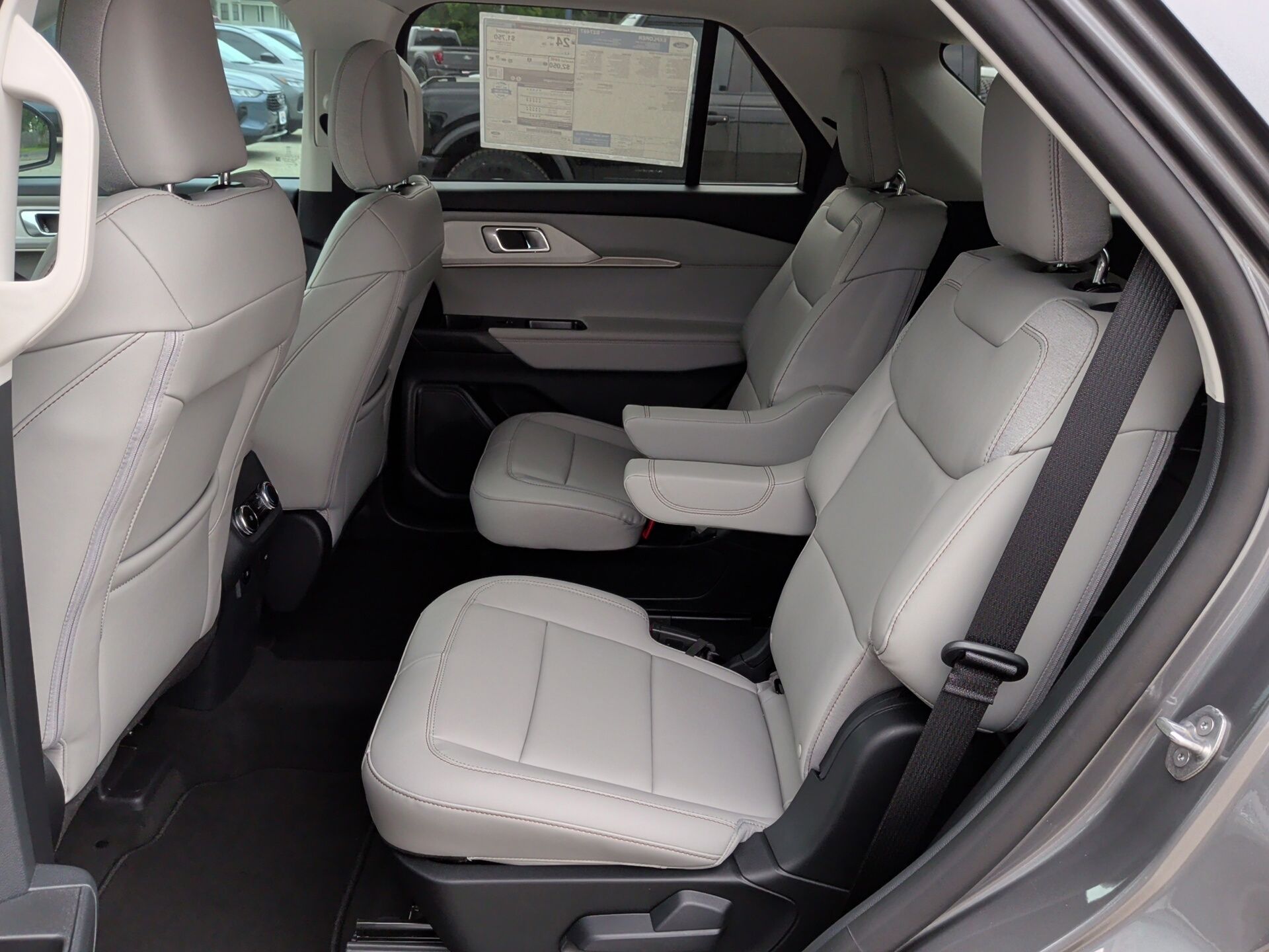 2026 Ford Explorer Active - 9