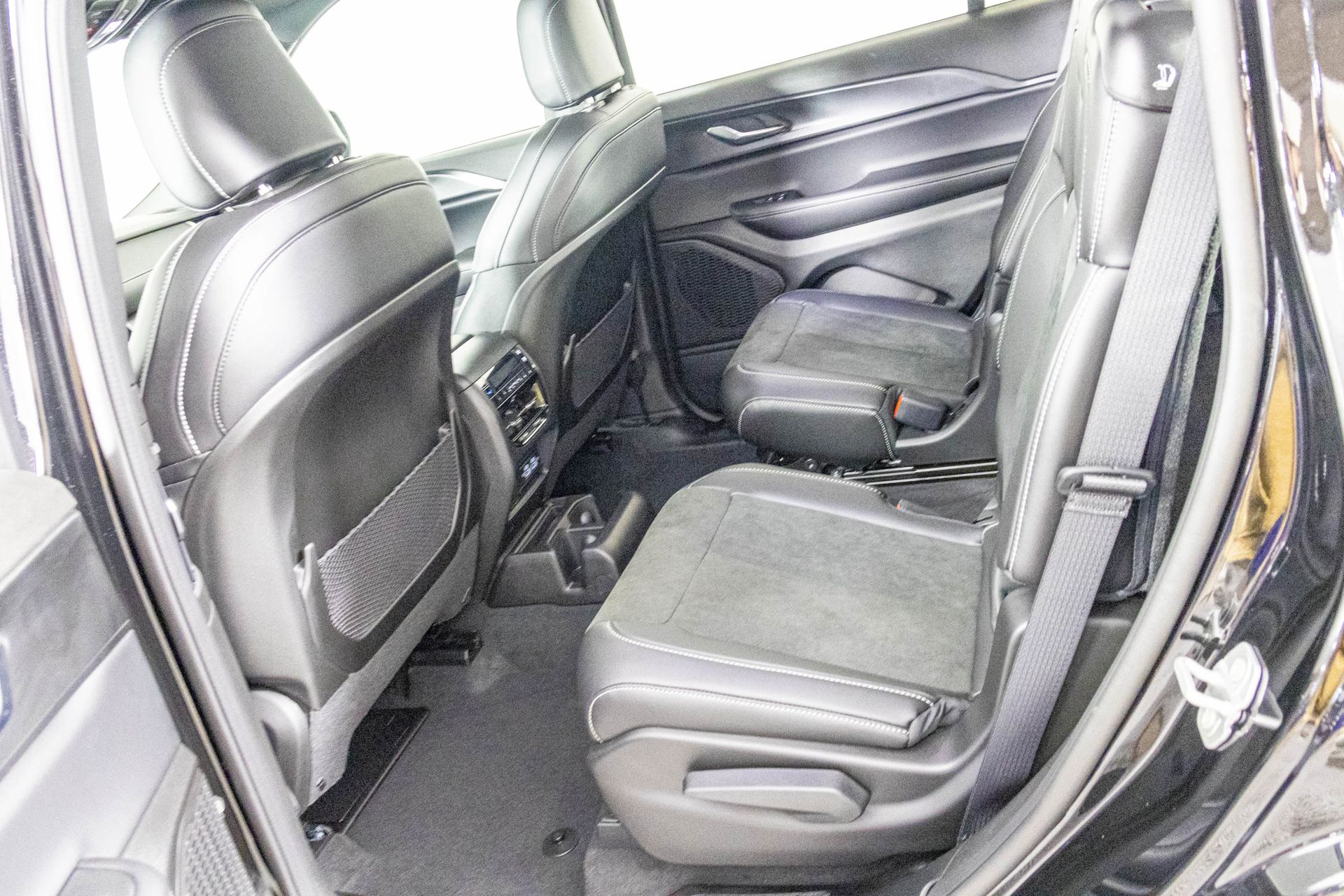 2025 JEEP GRAND CHEROKEE L - Image 27