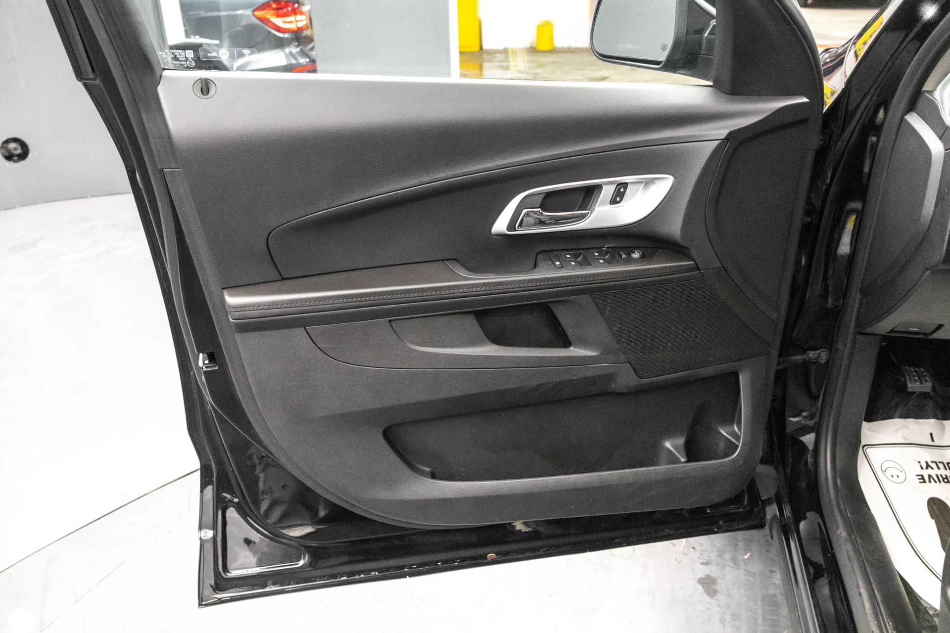 2017 CHEVROLET EQUINOX - Image 24