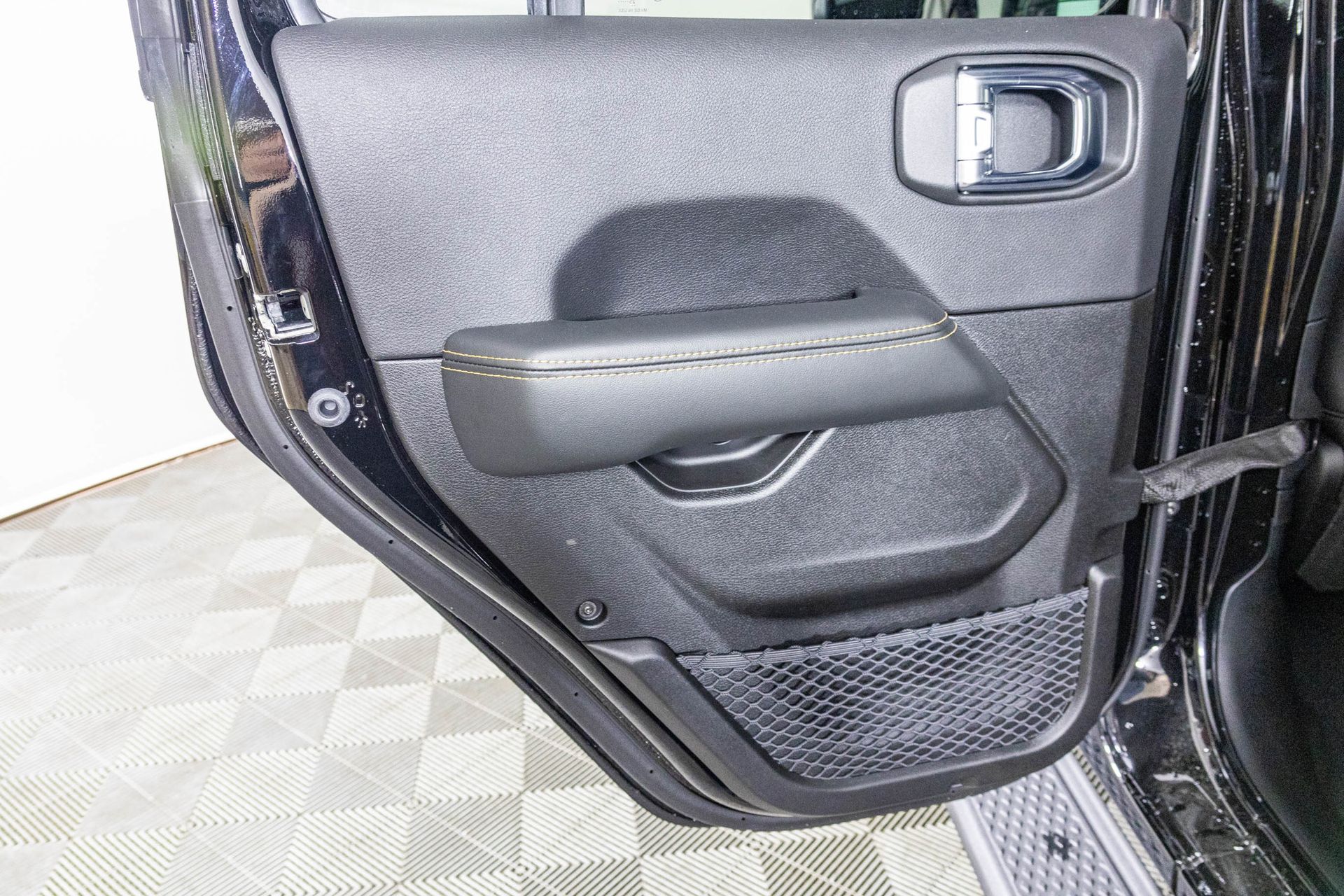 2025 JEEP GLADIATOR - Image 25