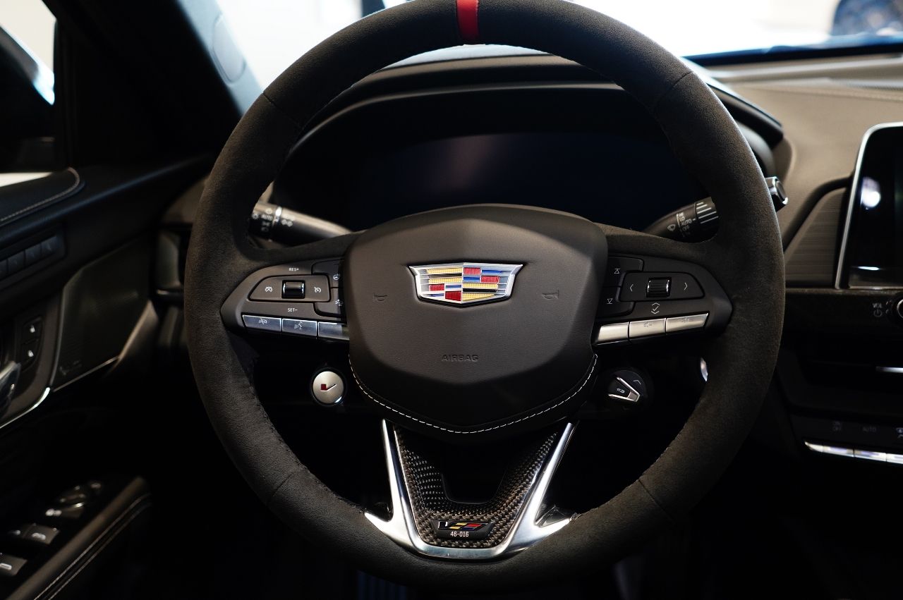 2025 Cadillac CT4 V-Series 17