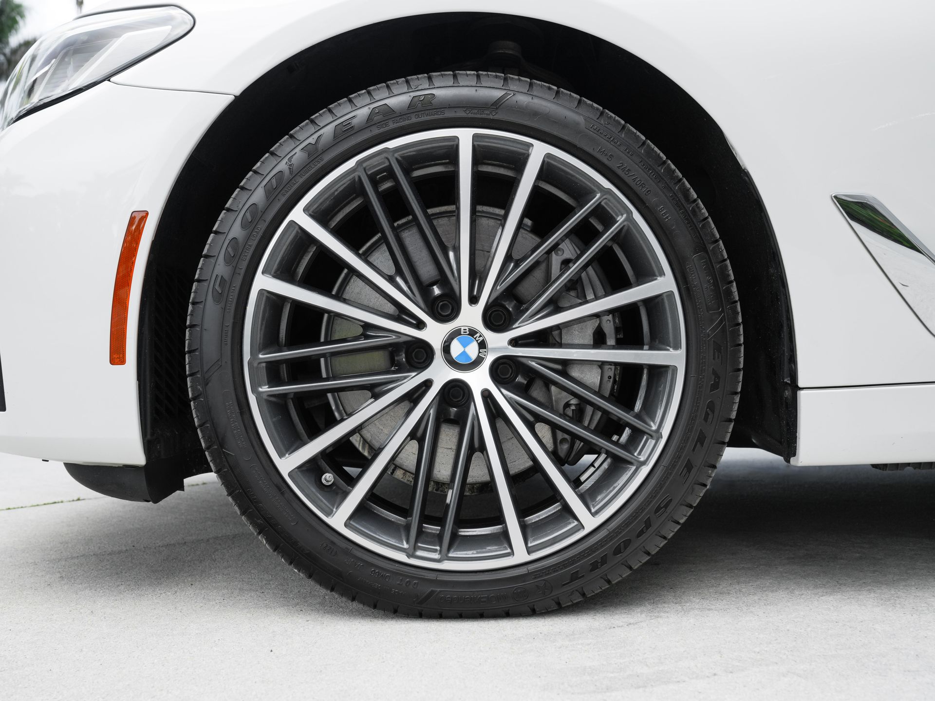 2023 BMW 5 Series 540i - Photo 30