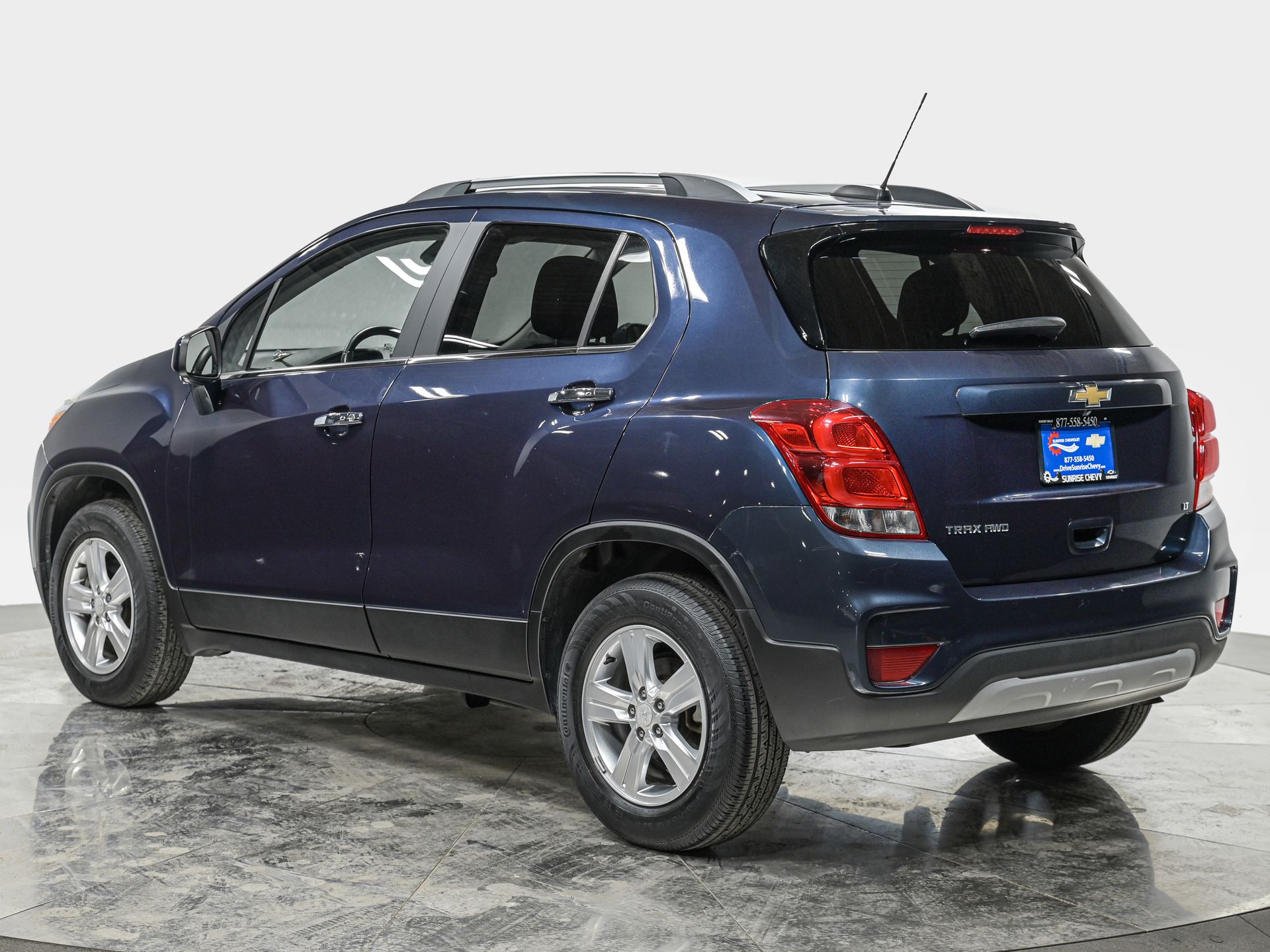 View vehicle photo 4