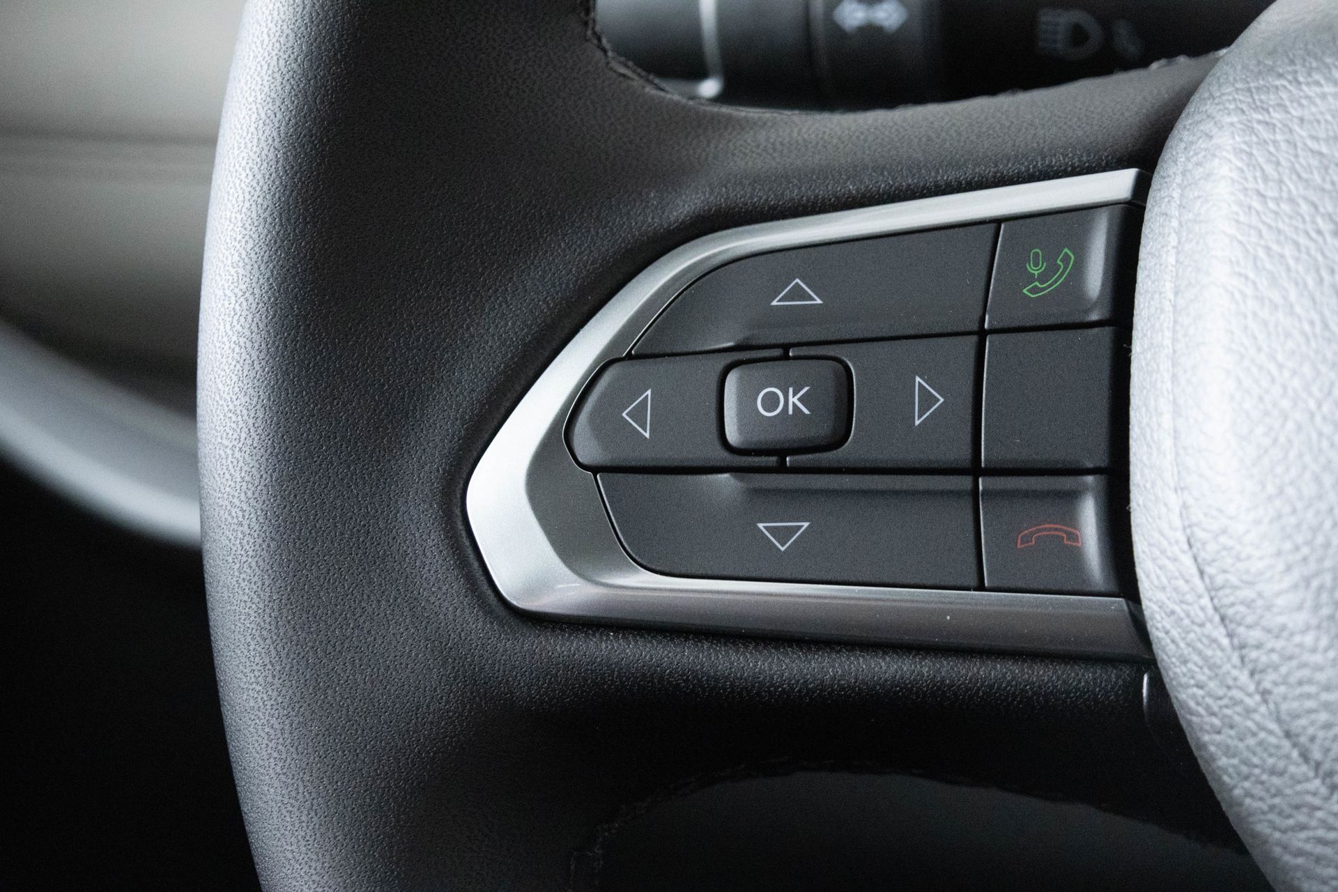 2026 JEEP COMPASS - Image 29