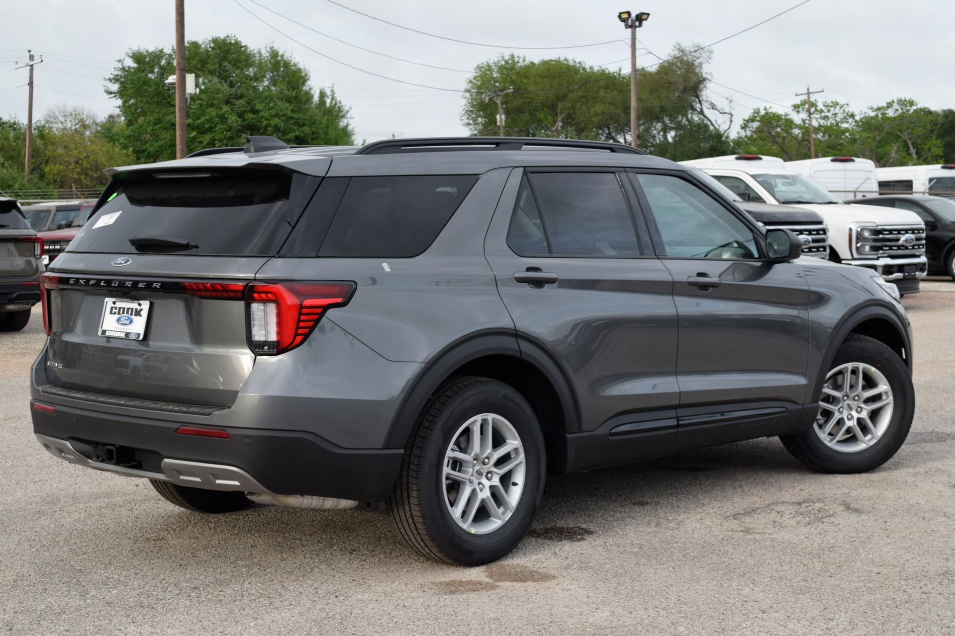 View vehicle photo 6