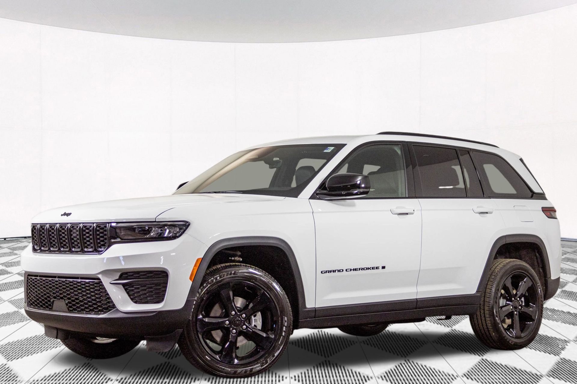2025 JEEP GRAND CHEROKEE - Image 2