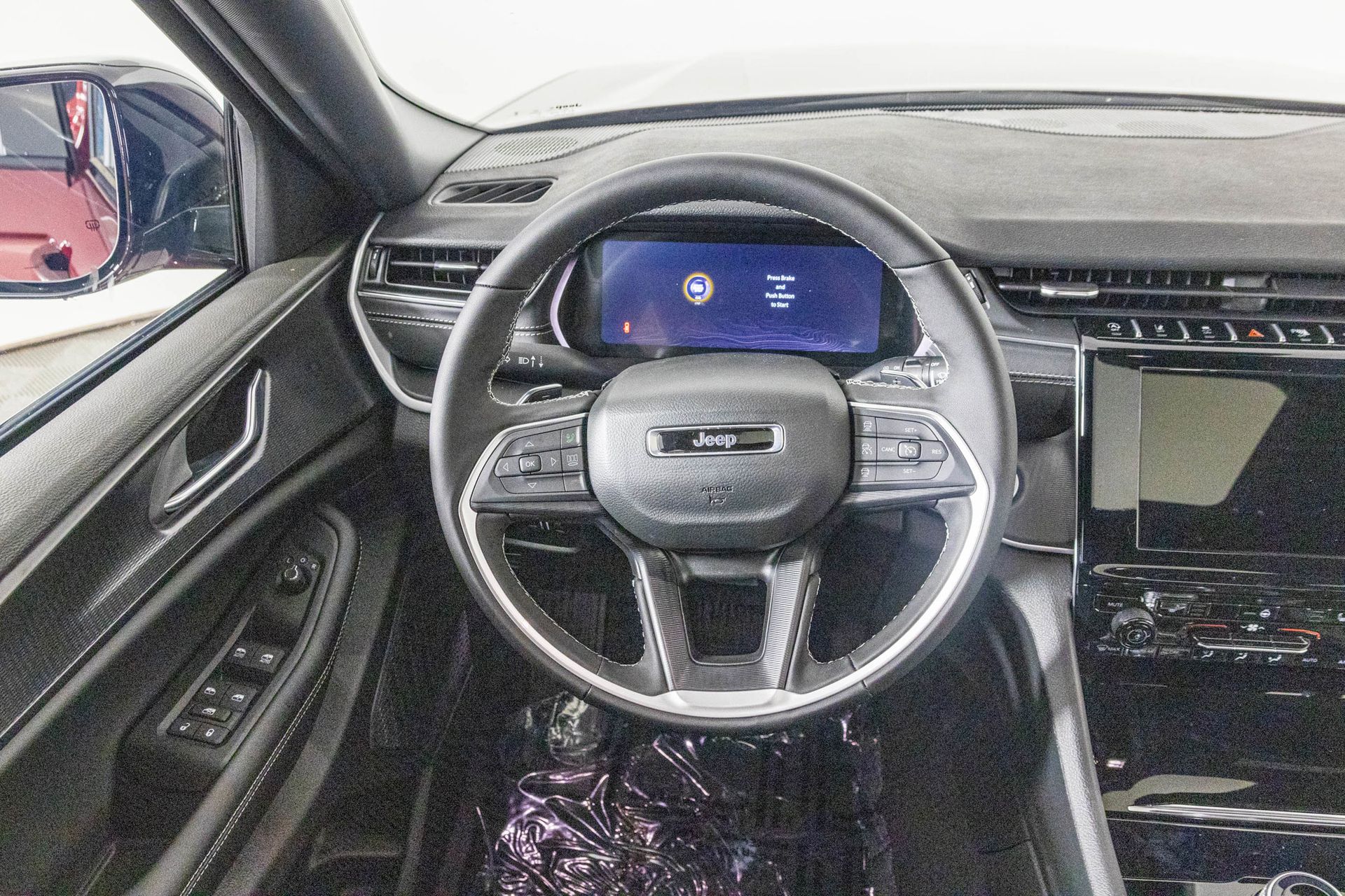 2025 JEEP GRAND CHEROKEE - Image 28