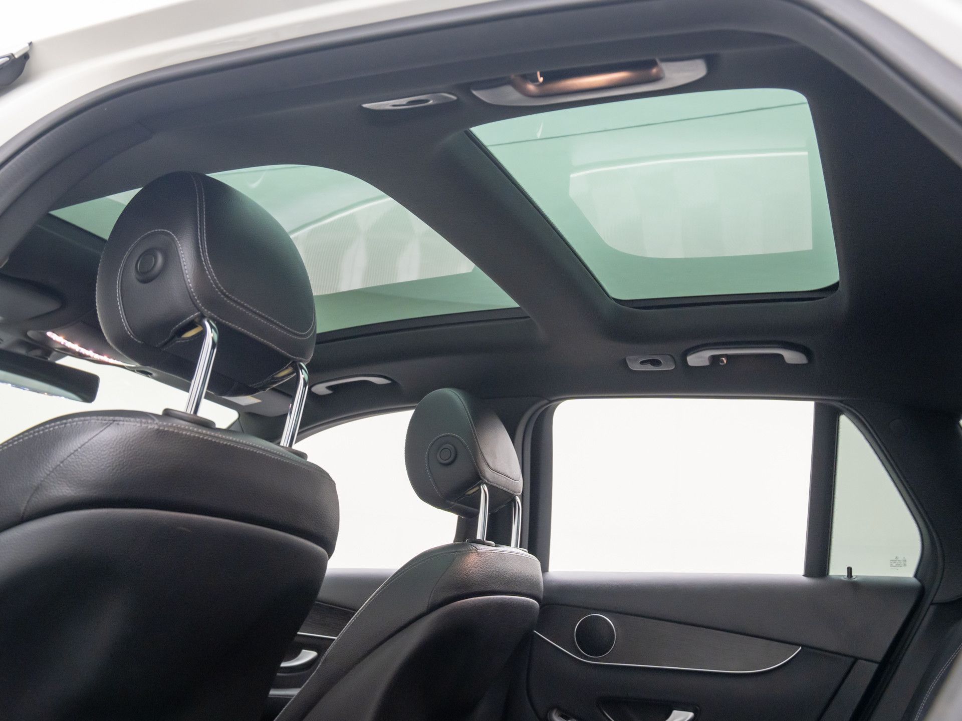 2021 Mercedes-Benz GLC GLC 300 photo