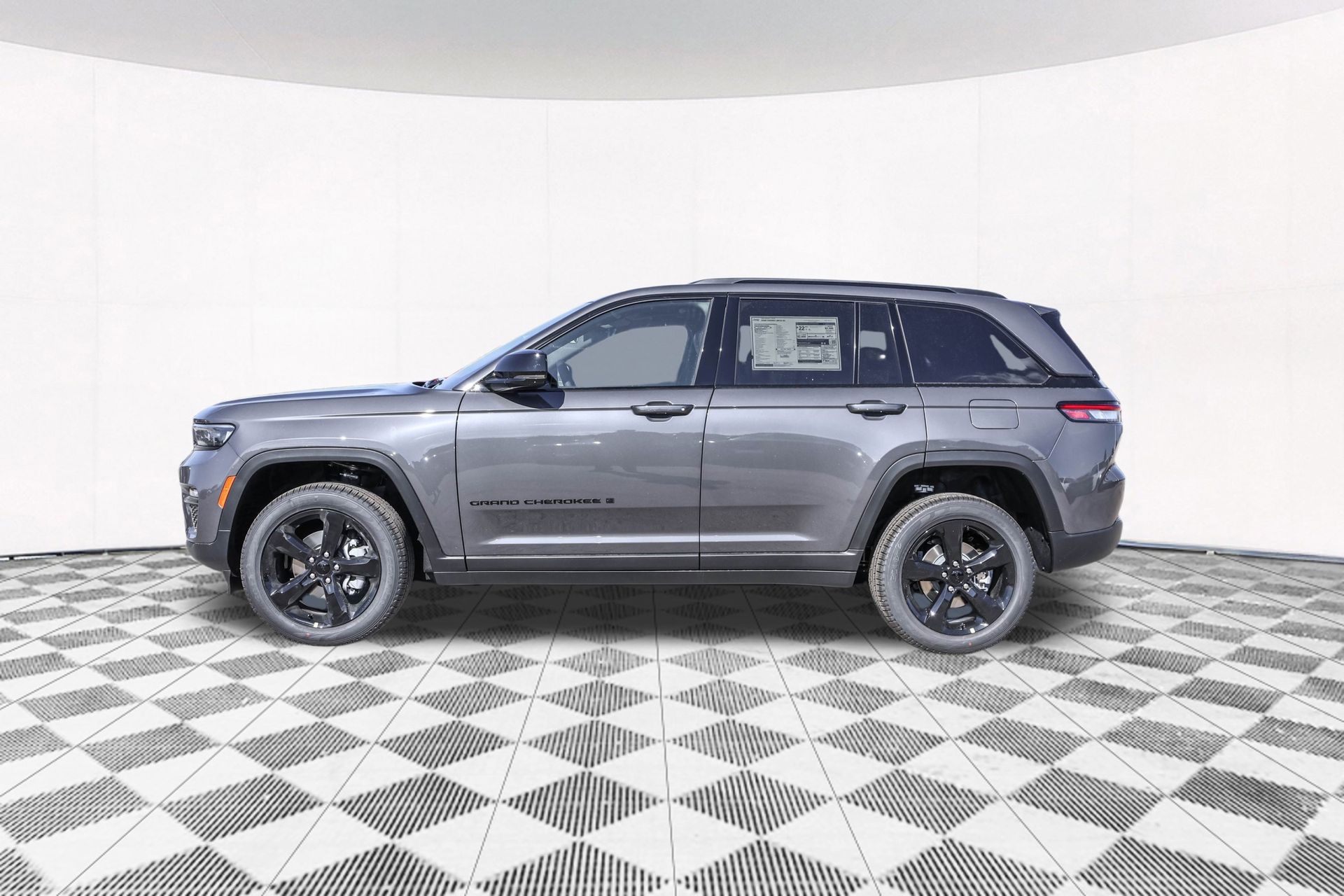 2025 JEEP GRAND CHEROKEE - Image 11