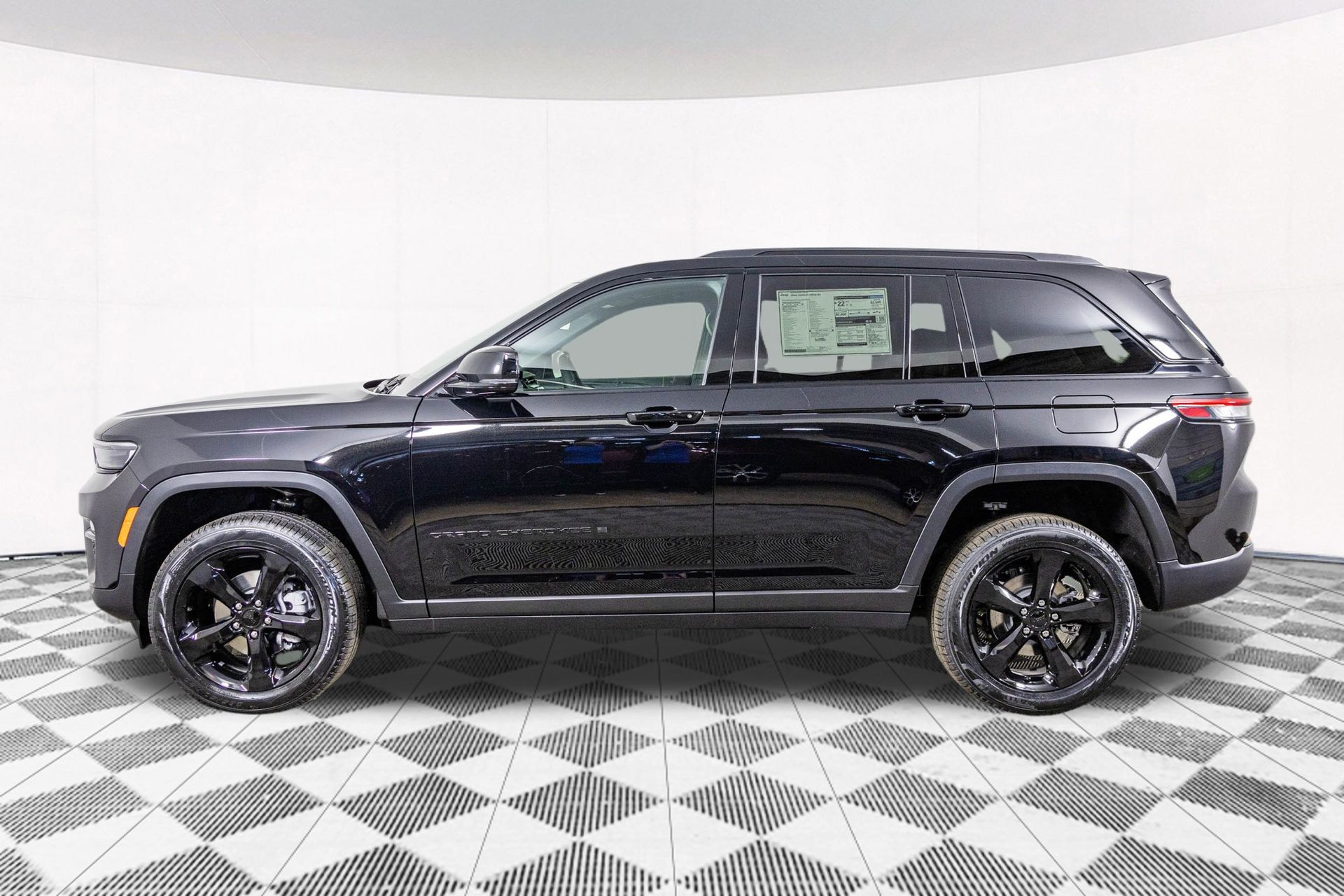 2025 JEEP GRAND CHEROKEE - Image 12