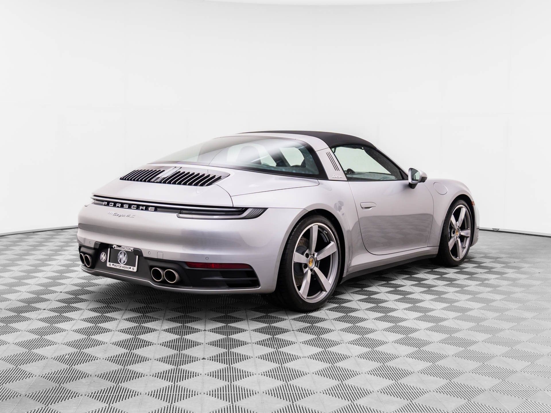2024 Porsche 911 Targa 4S photo