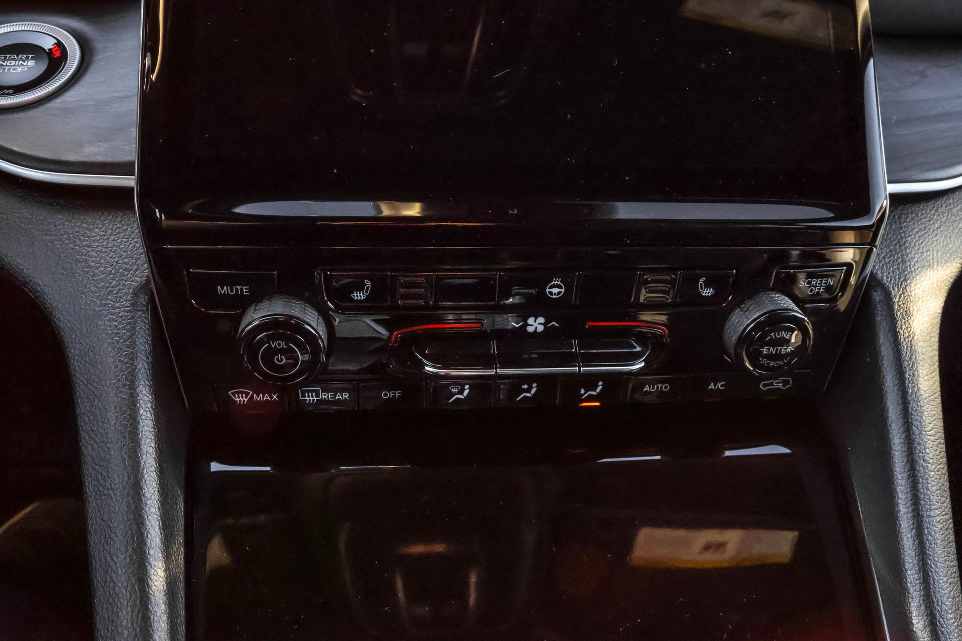 2025 JEEP GRAND CHEROKEE - Image 18