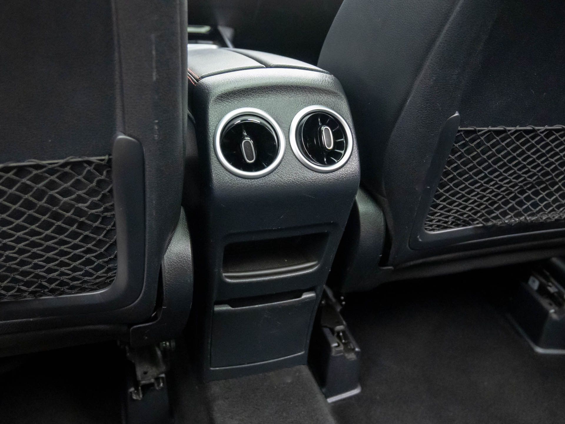 2021 Mercedes-Benz GLB GLB 35 AMG photo
