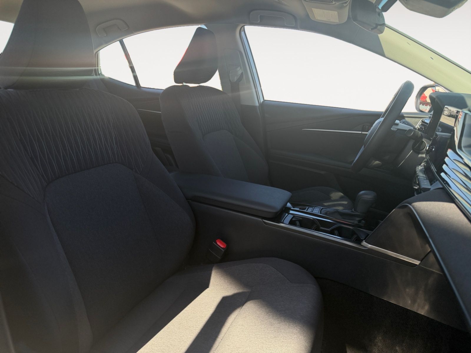 2025 Toyota Camry LE - Photo 15