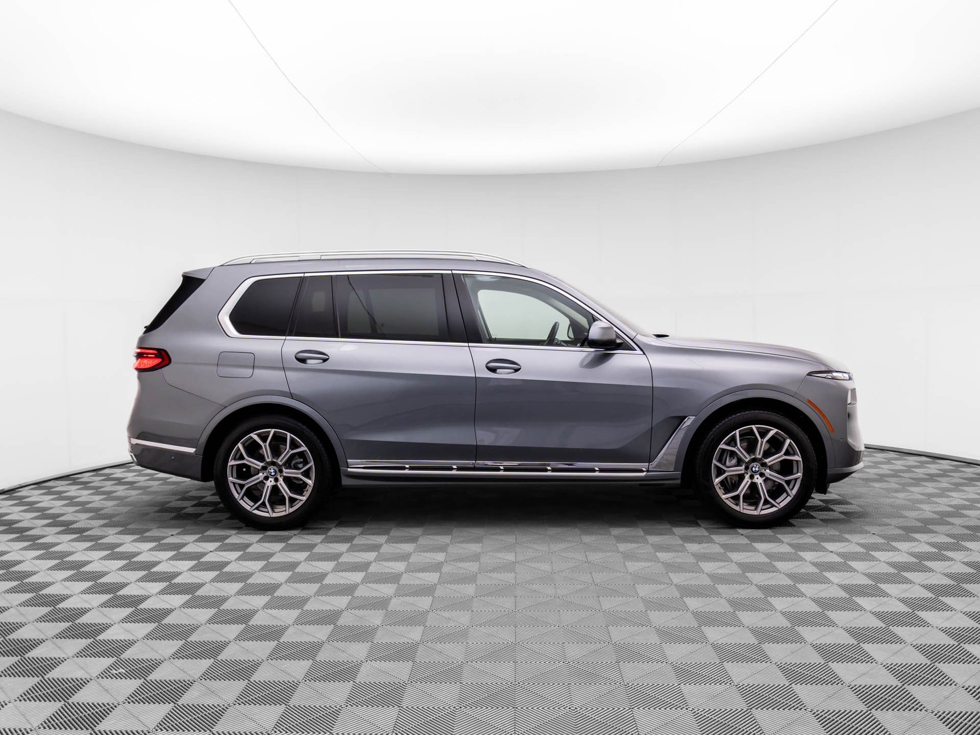 2023 BMW X7 xDrive40i photo