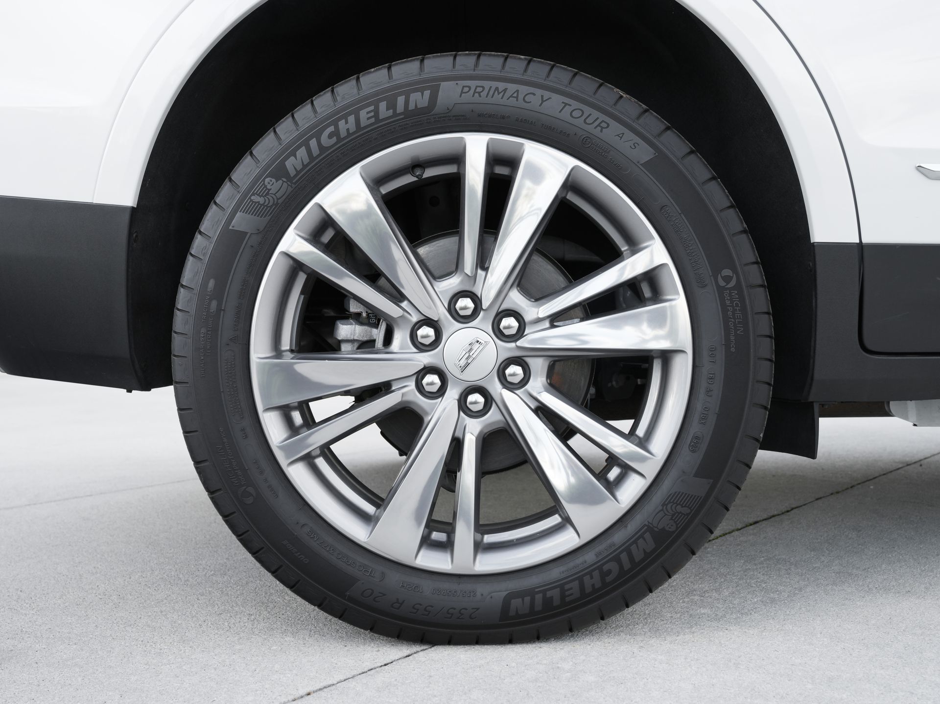 used 2025 Cadillac XT5 car, priced at $40,300