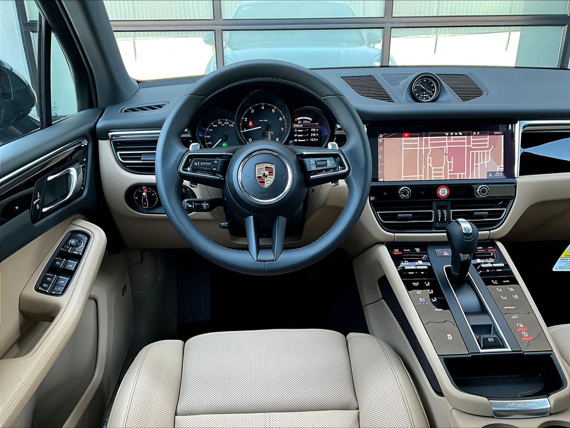 2025 Macan picture #14