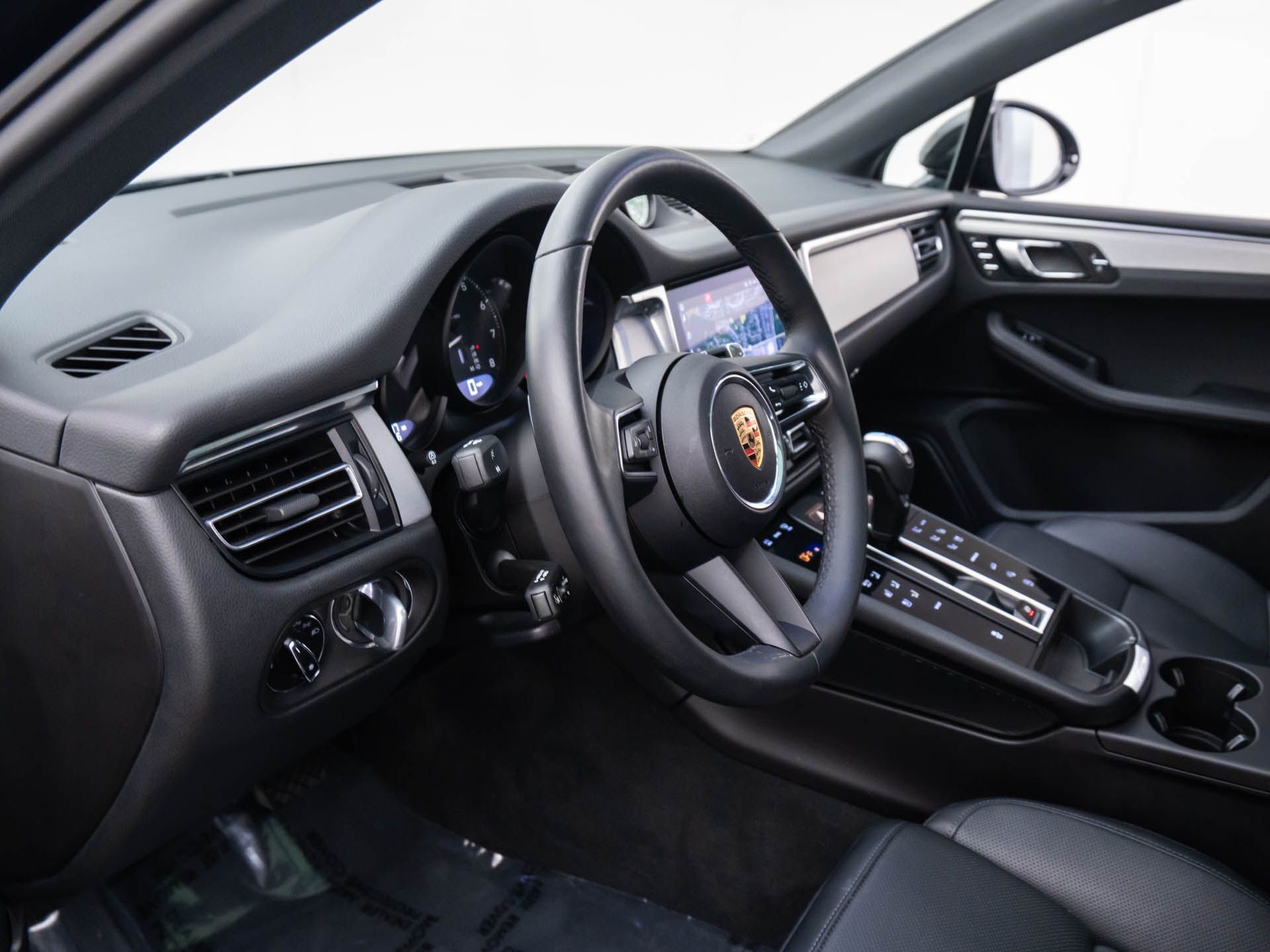 2024 Porsche Macan  photo