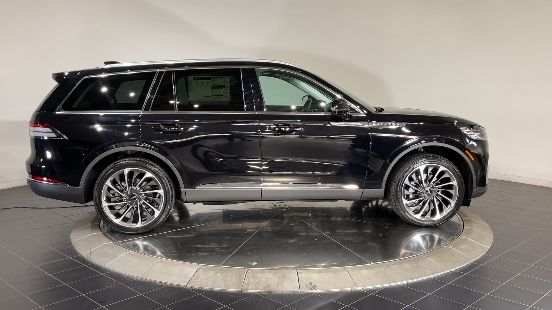 2025 Lincoln Aviator Reserve photo 5
