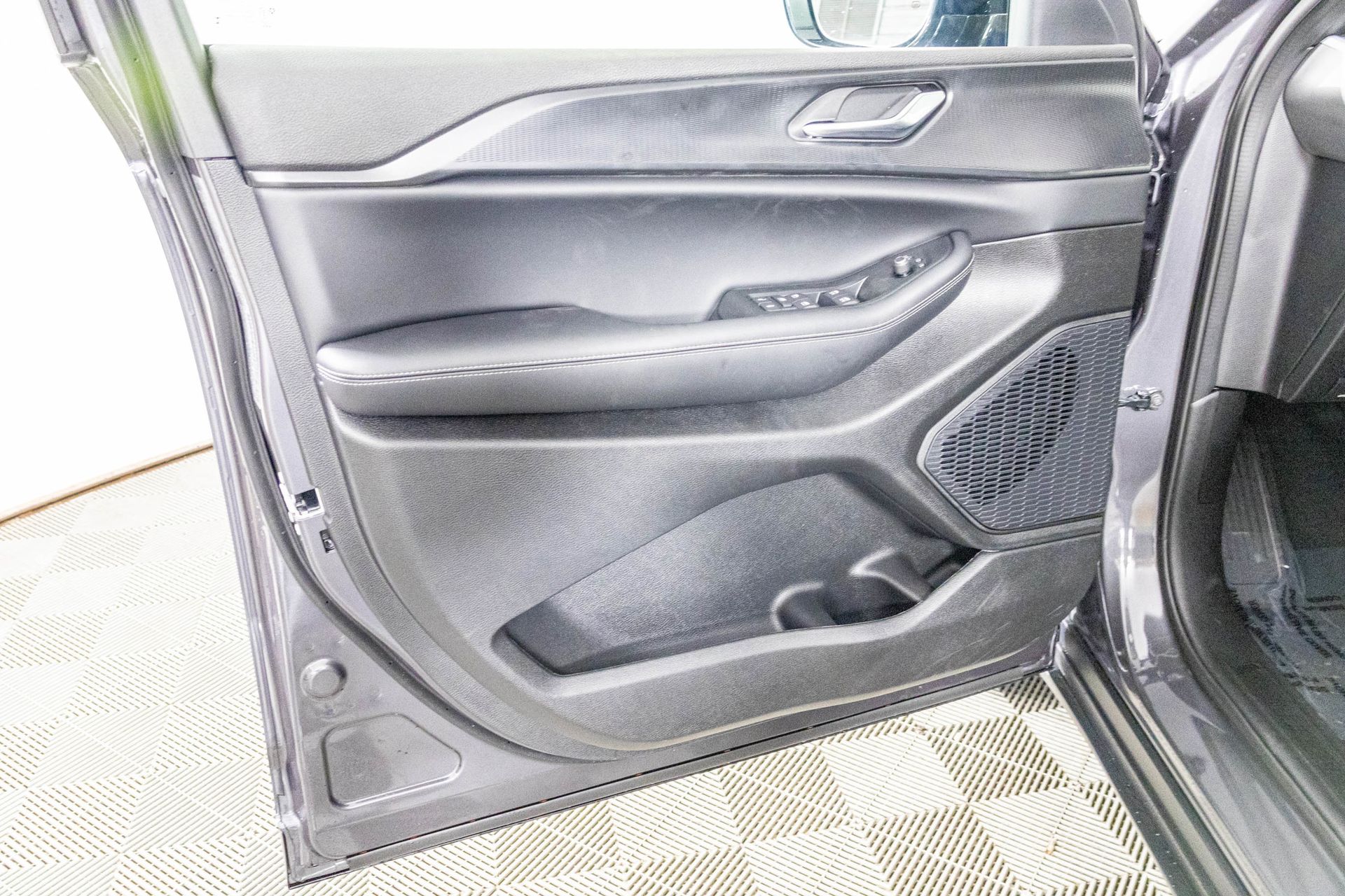 2025 JEEP GRAND CHEROKEE L - Image 14