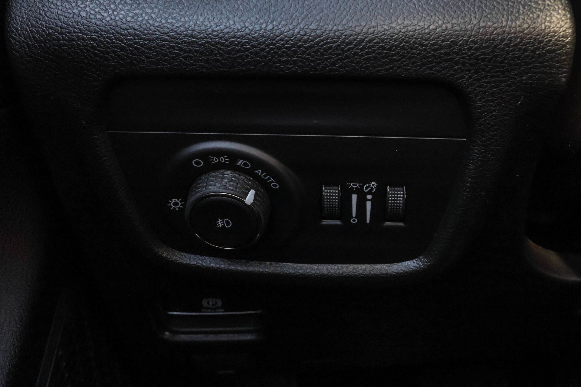 2025 JEEP GRAND CHEROKEE - Image 28