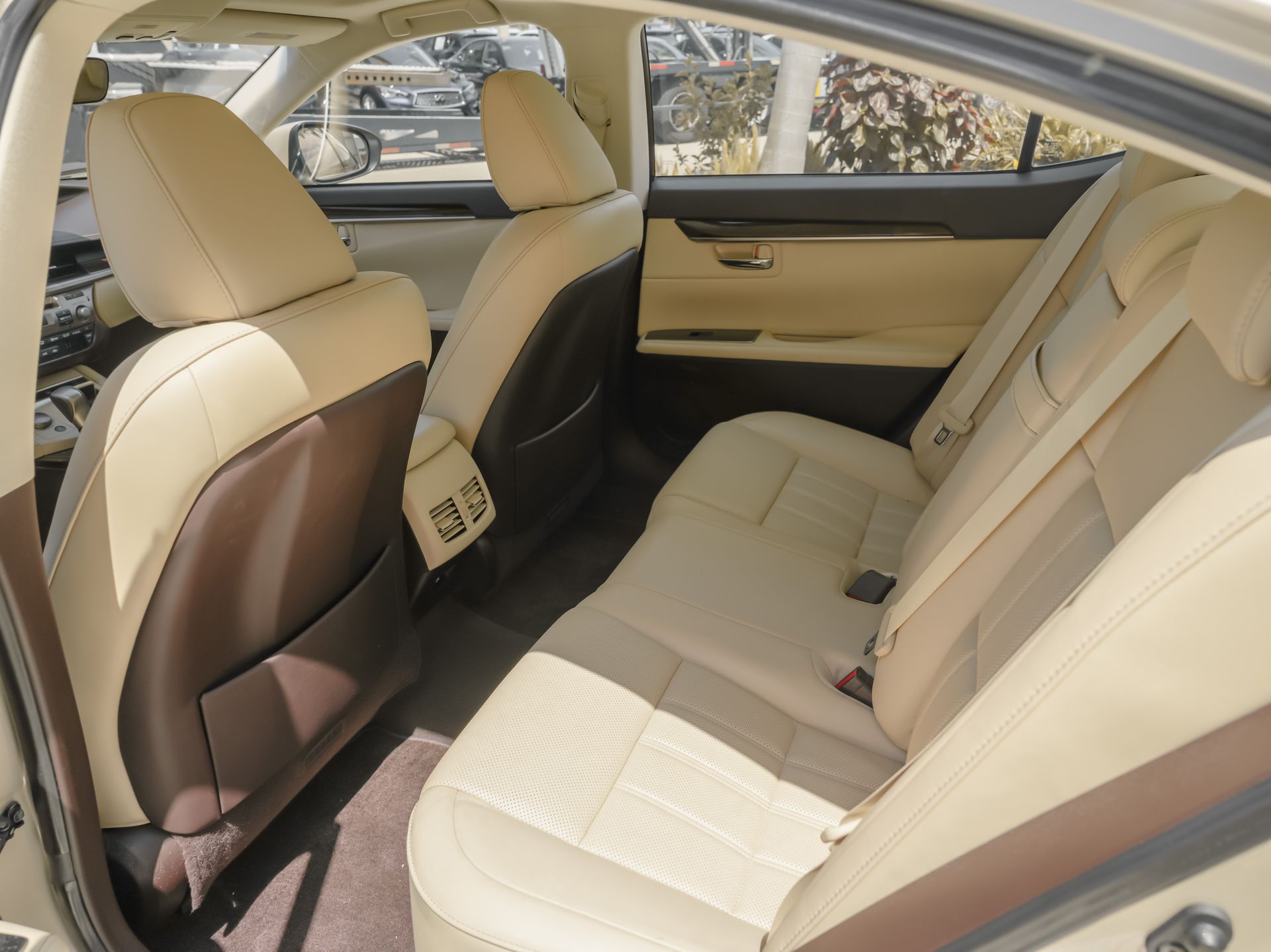 used 2018 Lexus ES car, priced at $26,300