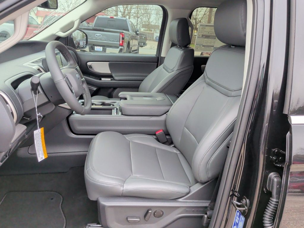 2026 Ford Expedition Active - 9