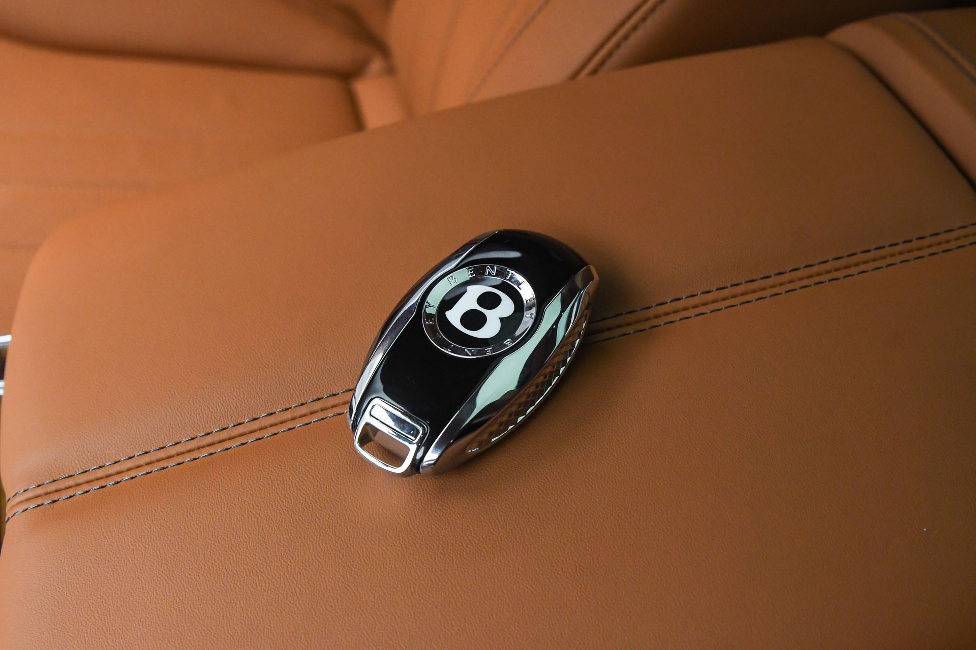 2026 Bentley Flying Spur - Photo 21