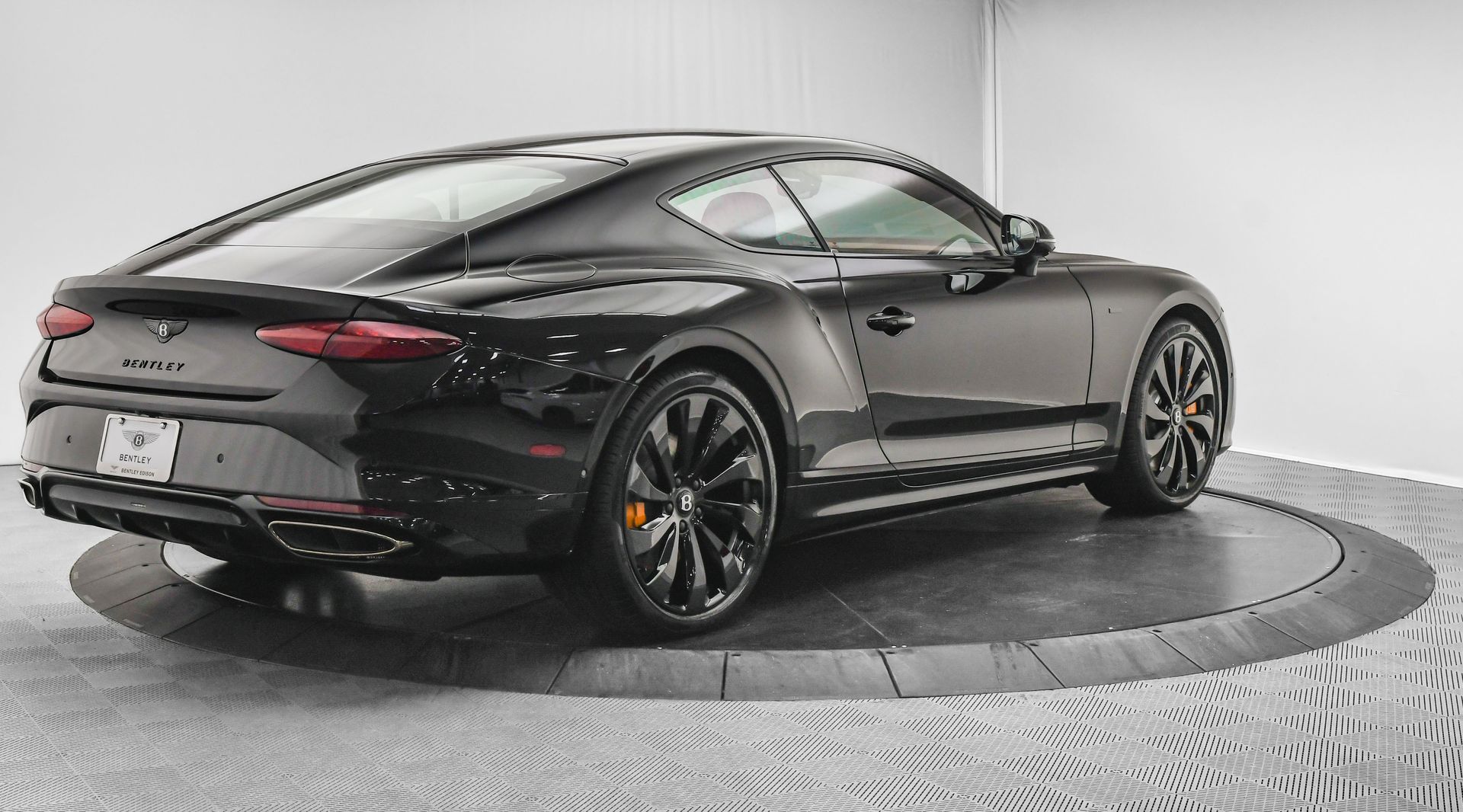 2025 Bentley Continental GT Black Edition - Photo 18