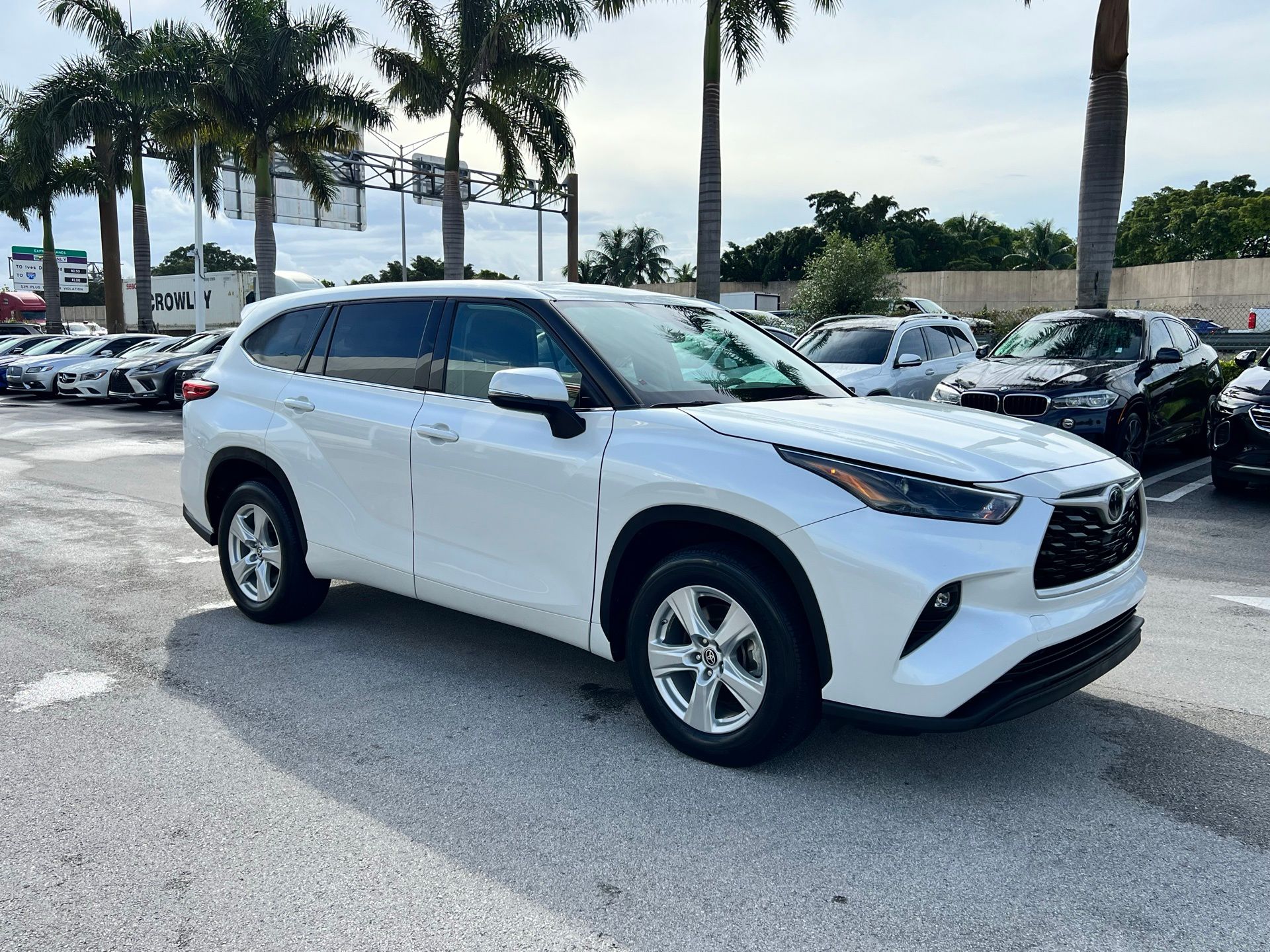 2022 Toyota Highlander LE 23