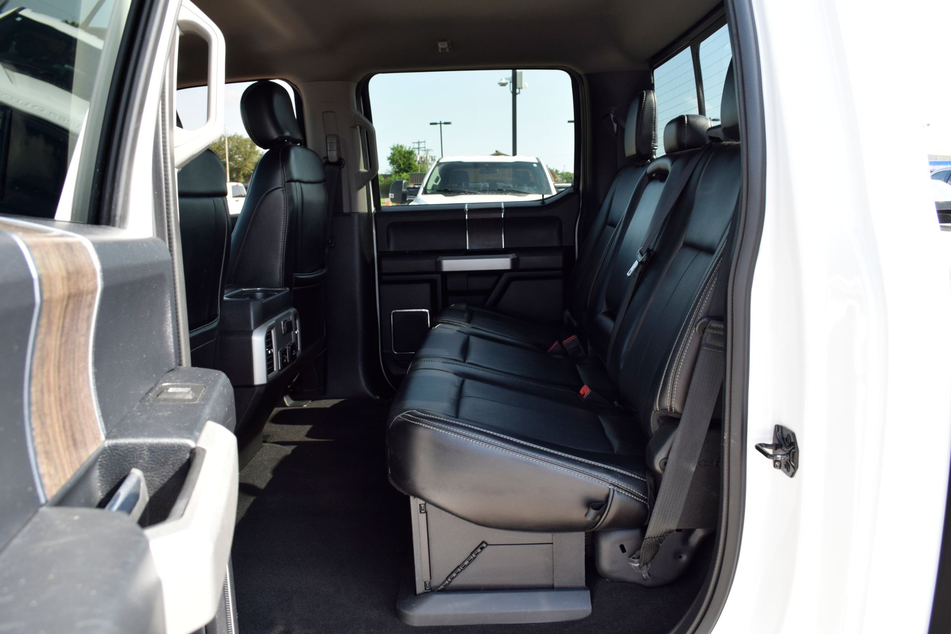 2021 Ford F-250SD Lariat White at Autostrade