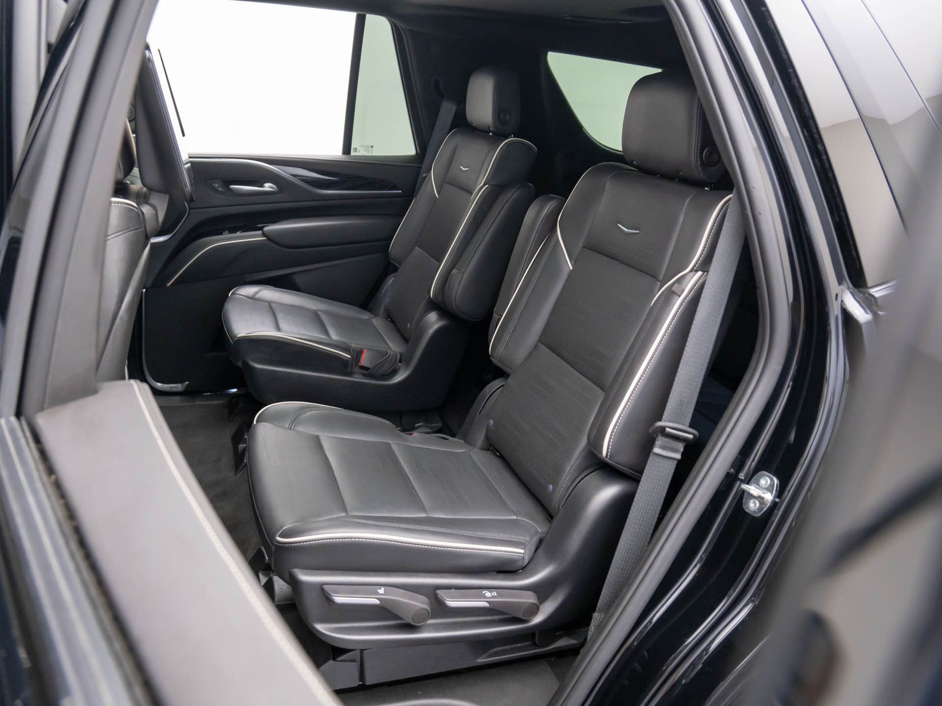 2023 Cadillac Escalade Sport photo