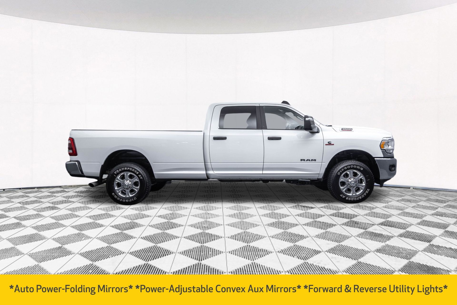 2023 RAM 3500 - Image 14