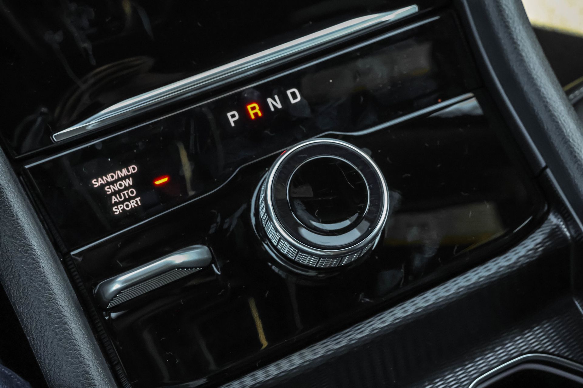 2025 JEEP GRAND CHEROKEE - Image 19