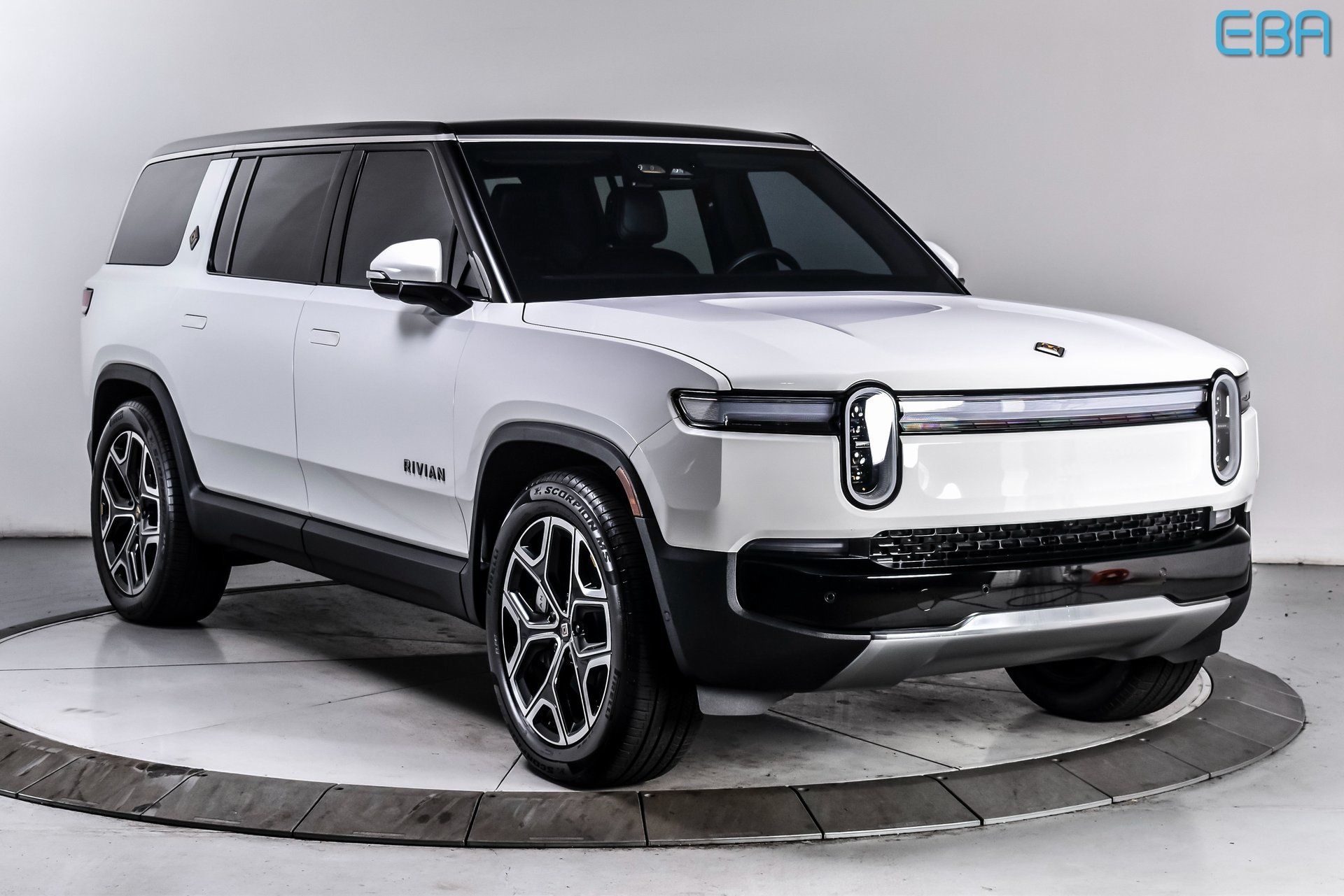 2025 Rivian R1S Adventure Dual Motor AWD