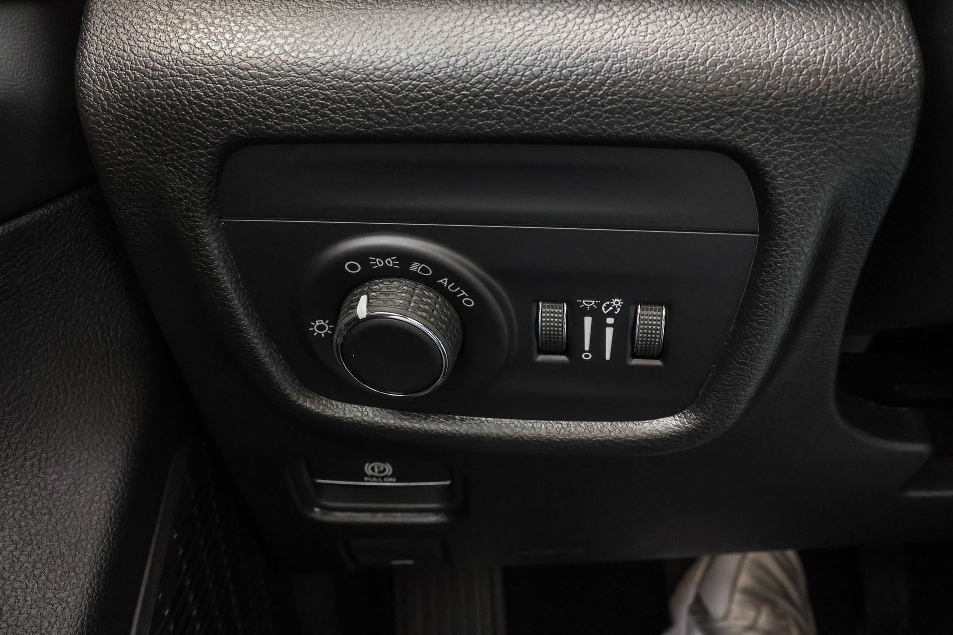 2025 JEEP GRAND CHEROKEE - Image 28