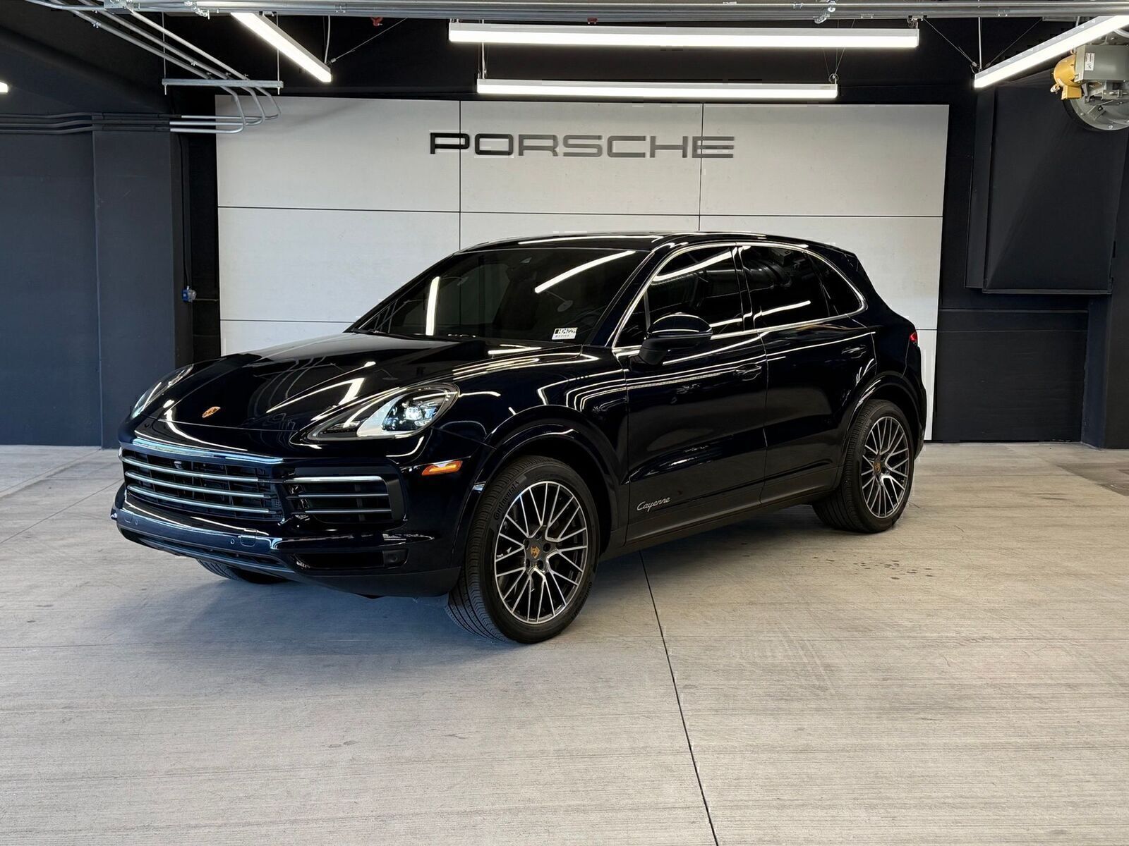 Moonlight Blue Metallic 2022 Porsche Cayenne SUV / Crossover All-Wheel Drive 8-Speed Automatic