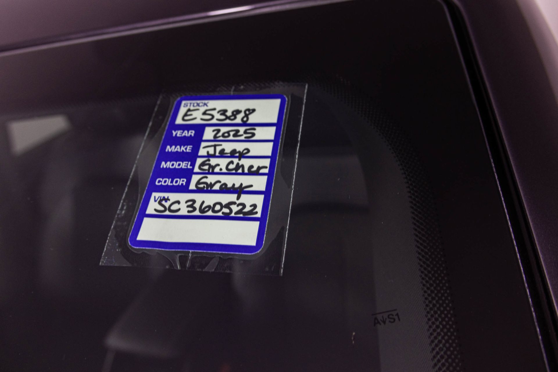 2025 JEEP GRAND CHEROKEE - Image 38