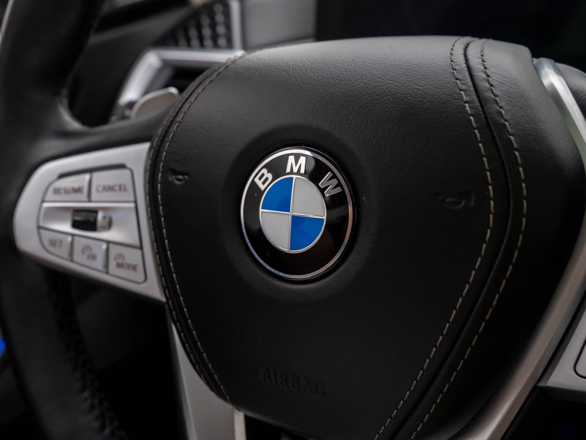 2023 BMW X7 xDrive40i photo