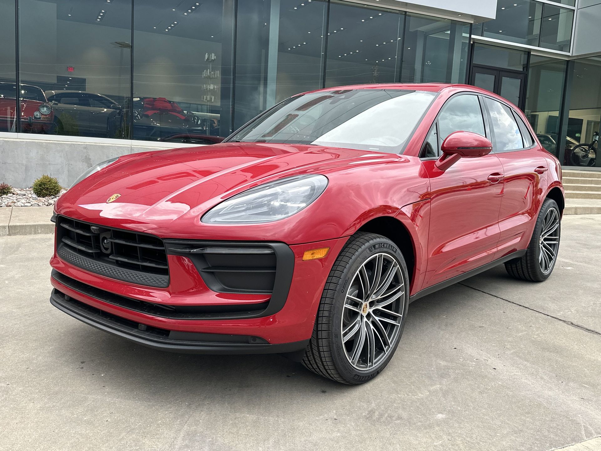 2025 Porsche Macan AWD